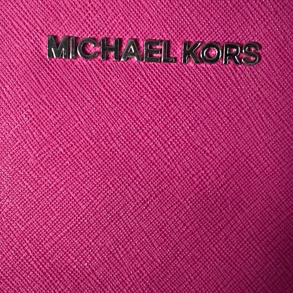 Fuchsia MK Bag Used only a few times - Picture 2 of 8